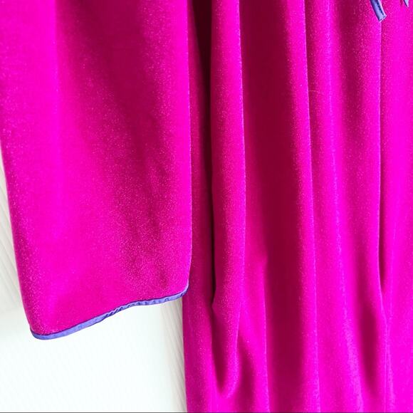 Vintage 1970s Vanity Fair Full Length House Coat Robe Nightgown Fuchsia Small - Picture 11 of 13